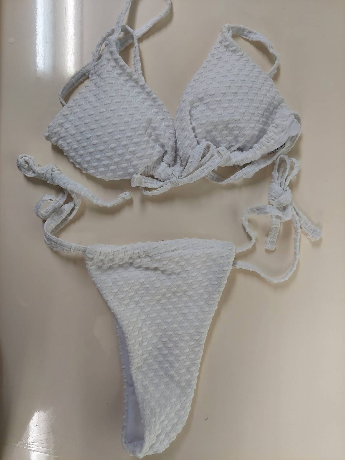 F7435E3F-3260-47BB-A439-007F08B0A4FC